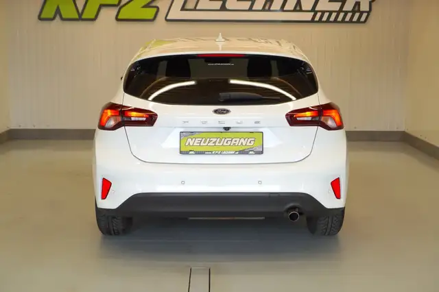 Ford Focus view 5
