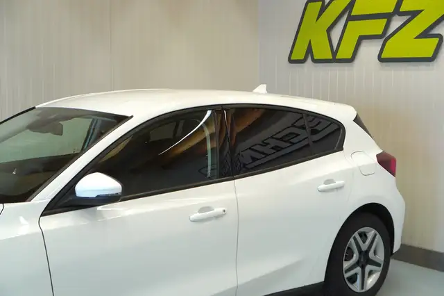 Ford Focus view 11