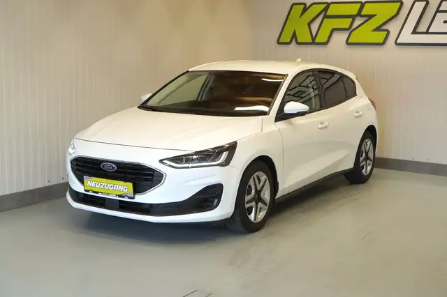 Ford Focus view 12