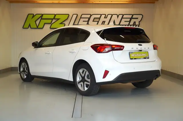 Ford Focus view 7