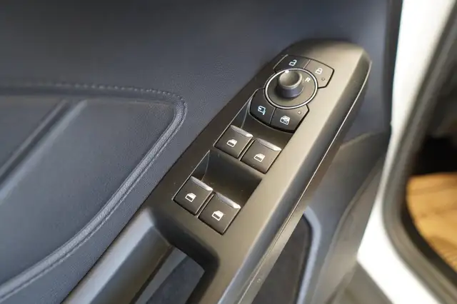 Ford Focus view 14