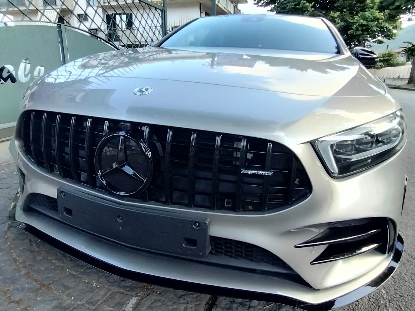 Mercedes-Benz A 200 A 200 d Premium auto Pack luci retrocamera Oro - 2