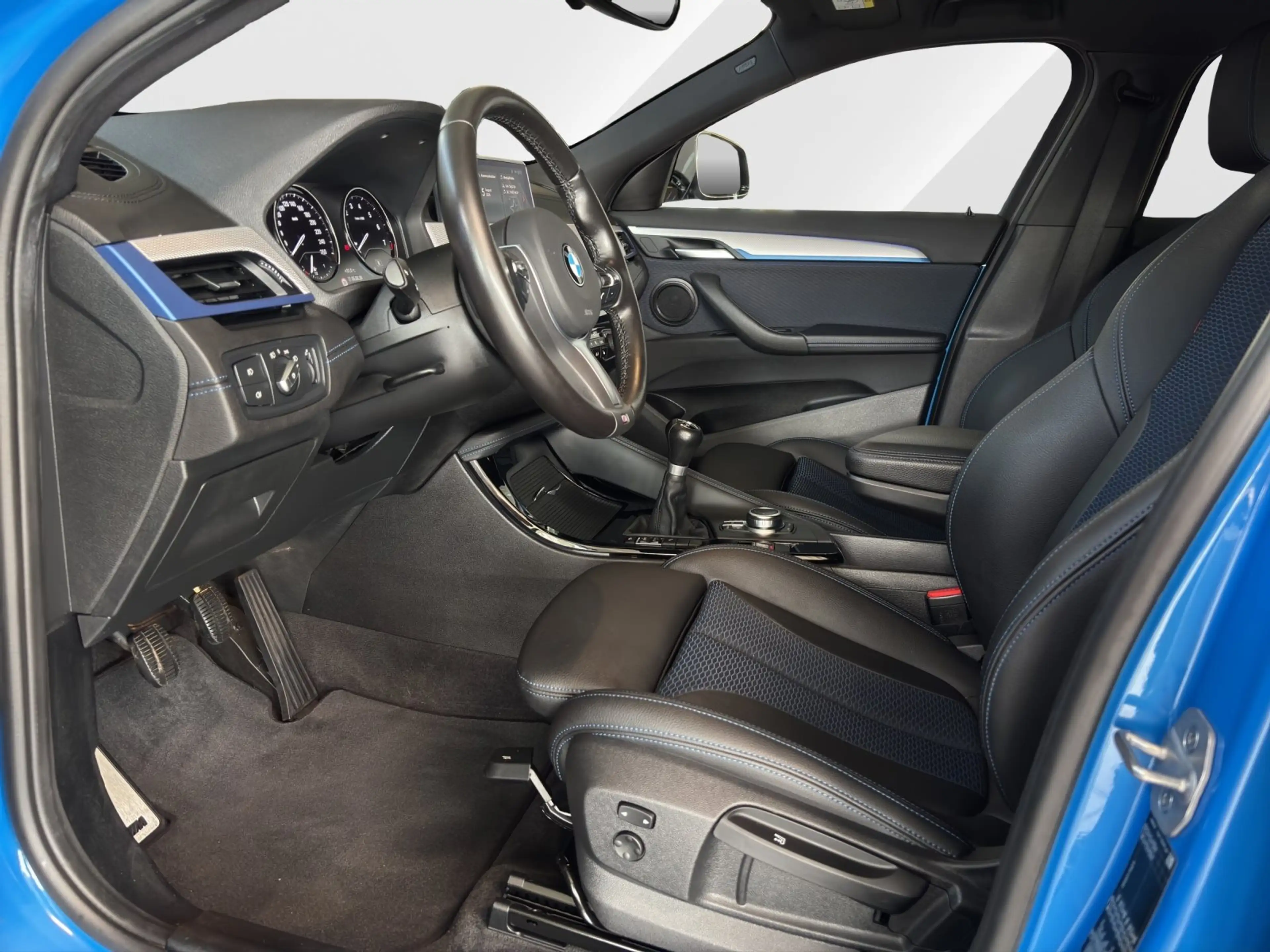 BMW X2 sDrive18i M SPORT — photo 11