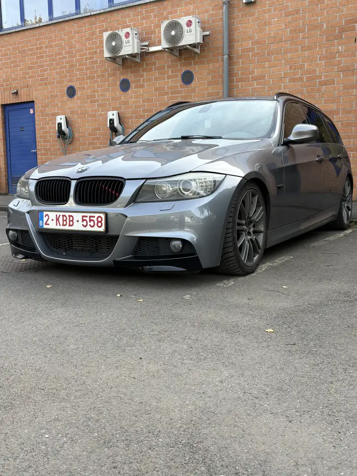 BMW 330