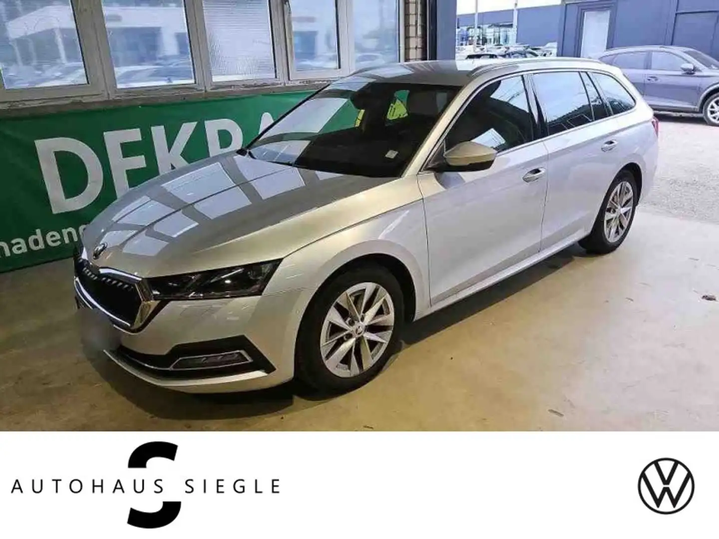 Skoda Octavia Combi 2.0 TDI First Edition DSG Navi LED Memory AC Silber - 1