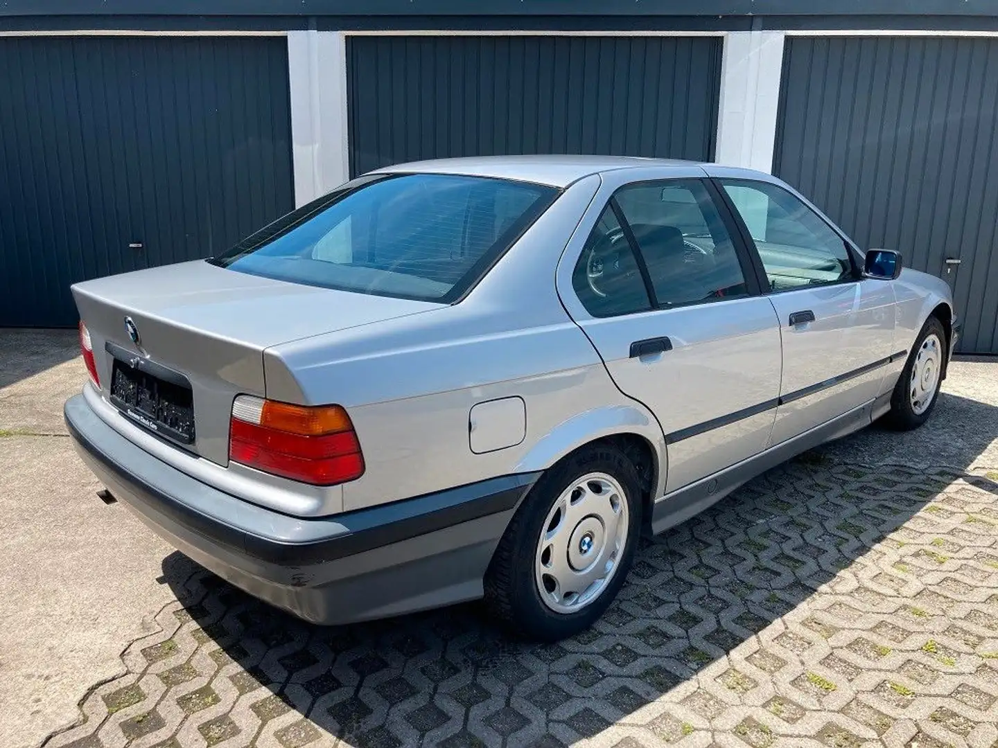 BMW 318 i E36 1.Hand 1992 H-Zulassung tauglich srebrna - 2