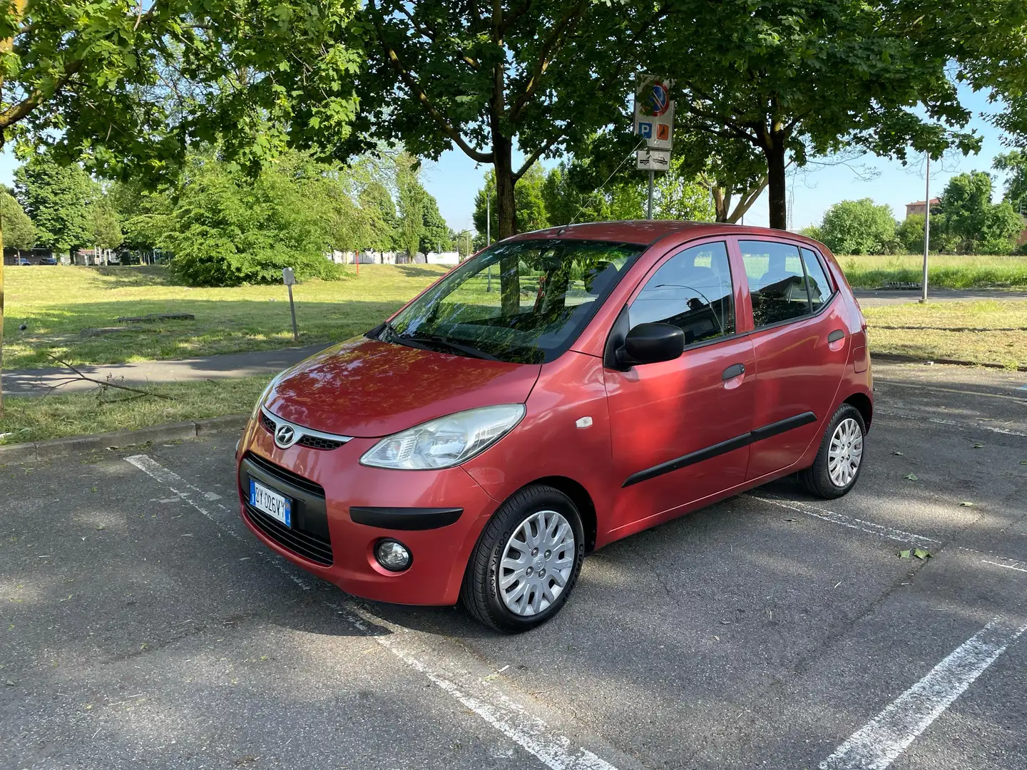 Hyundai i10 1.1 Active Rosso - 1
