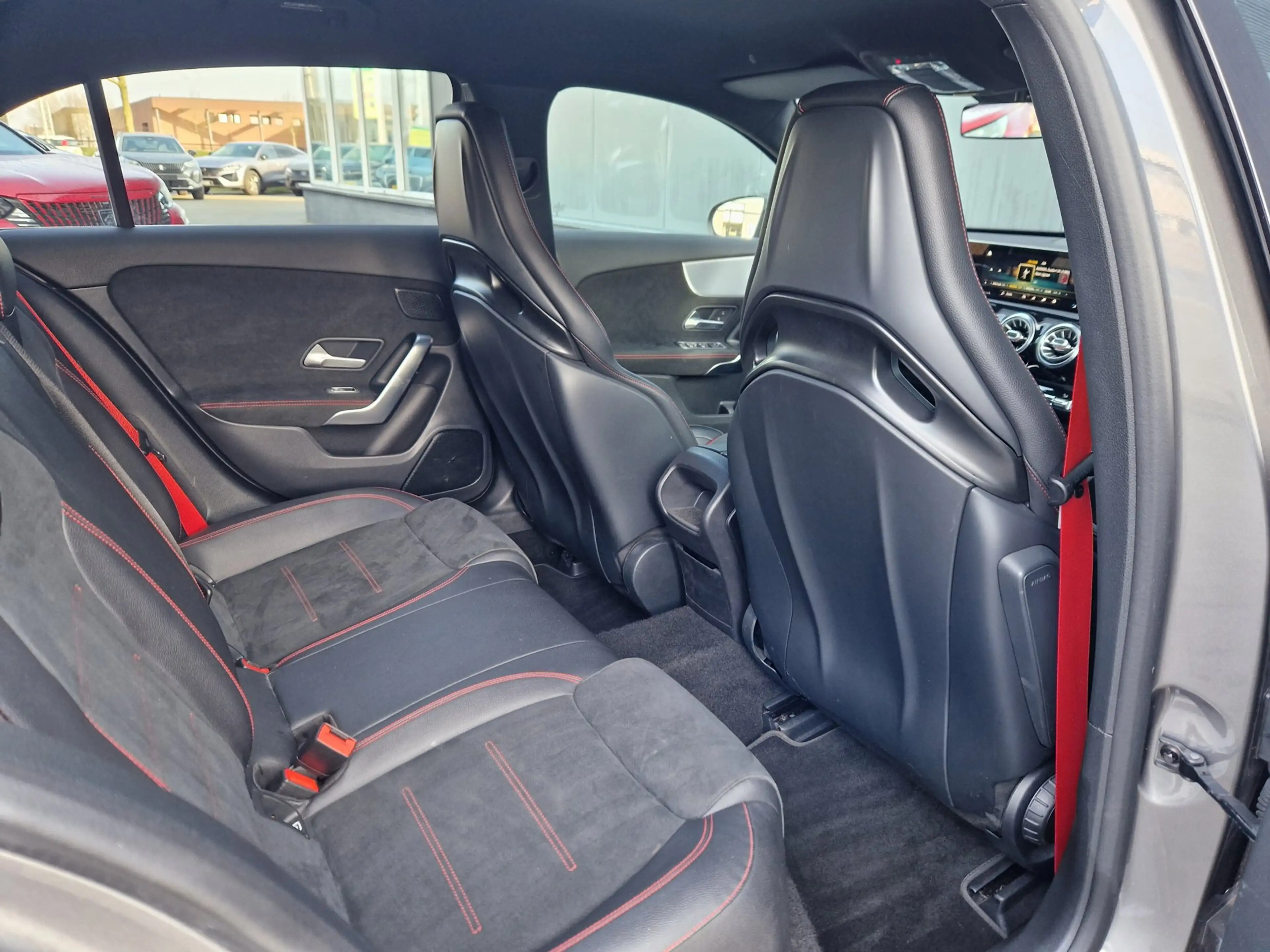 Mercedes-Benz A 35 AMG 4MATIC Edition 1 — photo 10