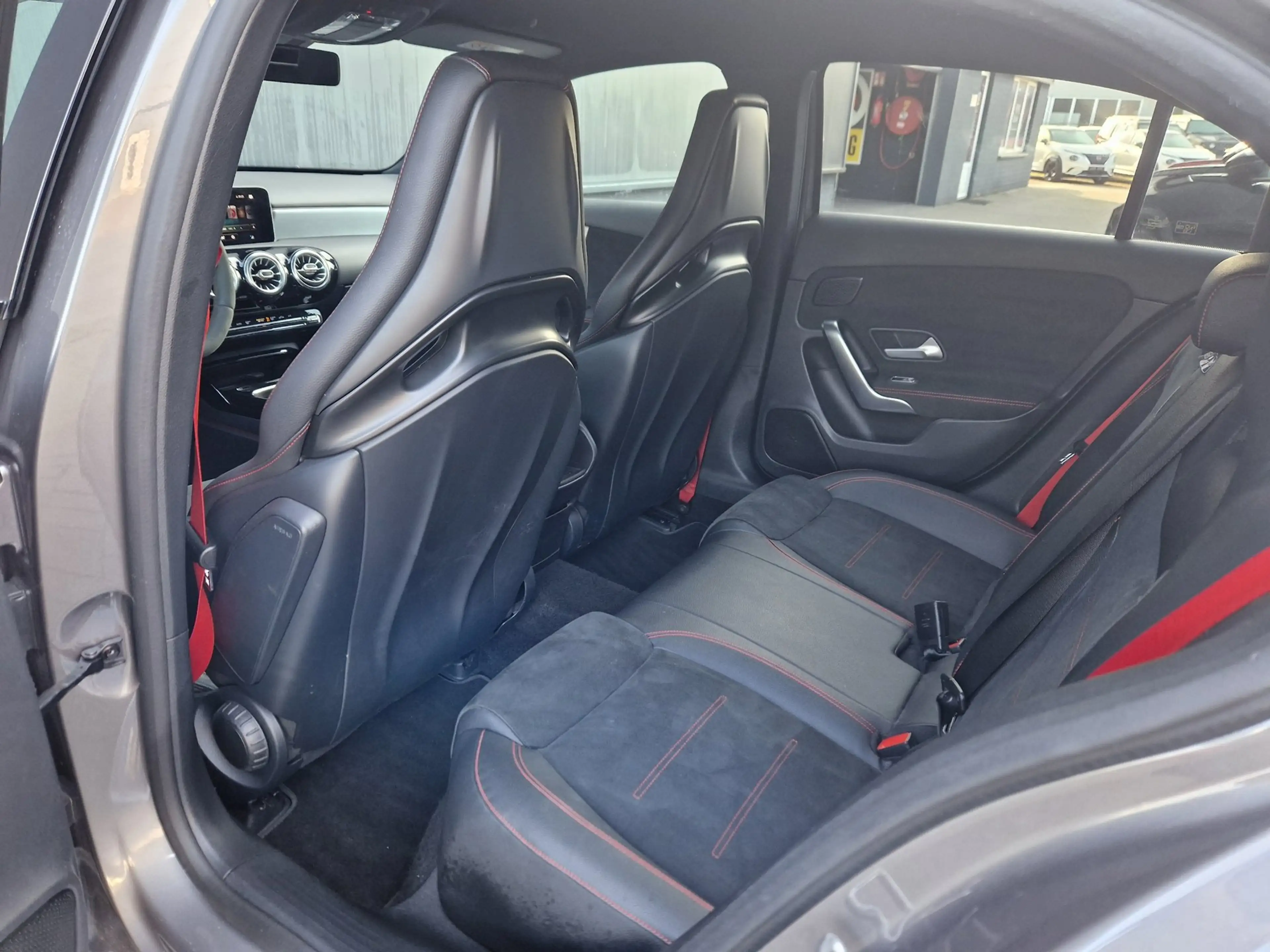Mercedes-Benz A 35 AMG 4MATIC Edition 1 — photo 13