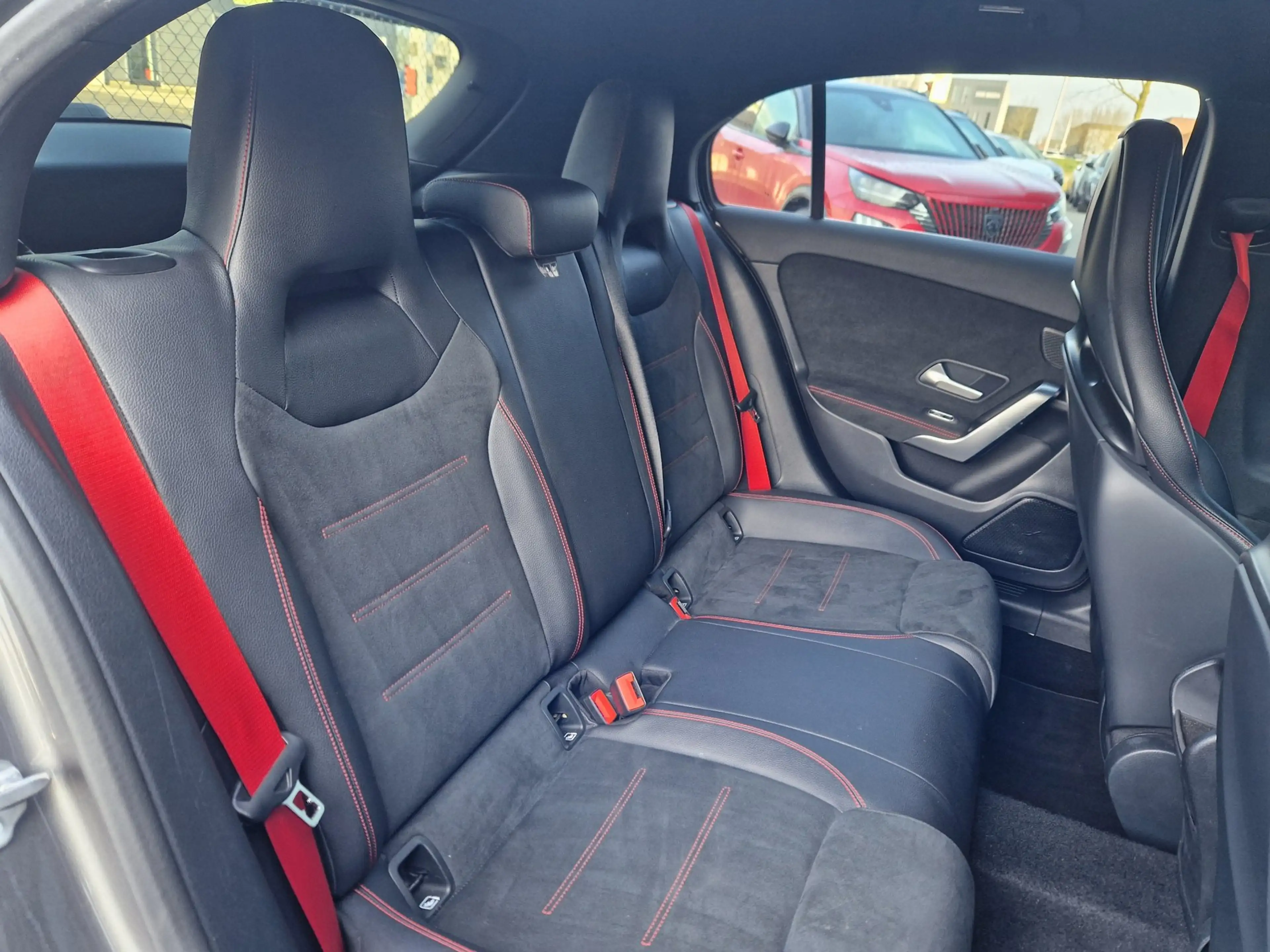 Mercedes-Benz A 35 AMG 4MATIC Edition 1 — photo 11