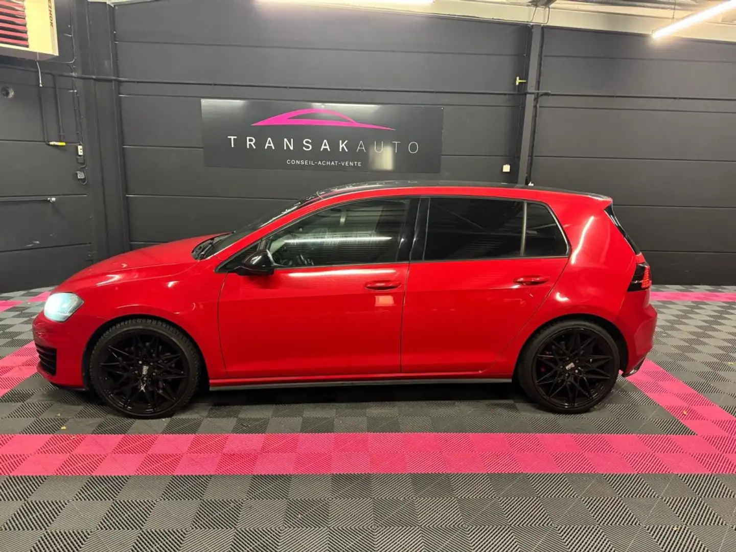 Volkswagen Golf 7 GTI 2.0 TSI 220 BlueMotion Technology GTI Rot - 2
