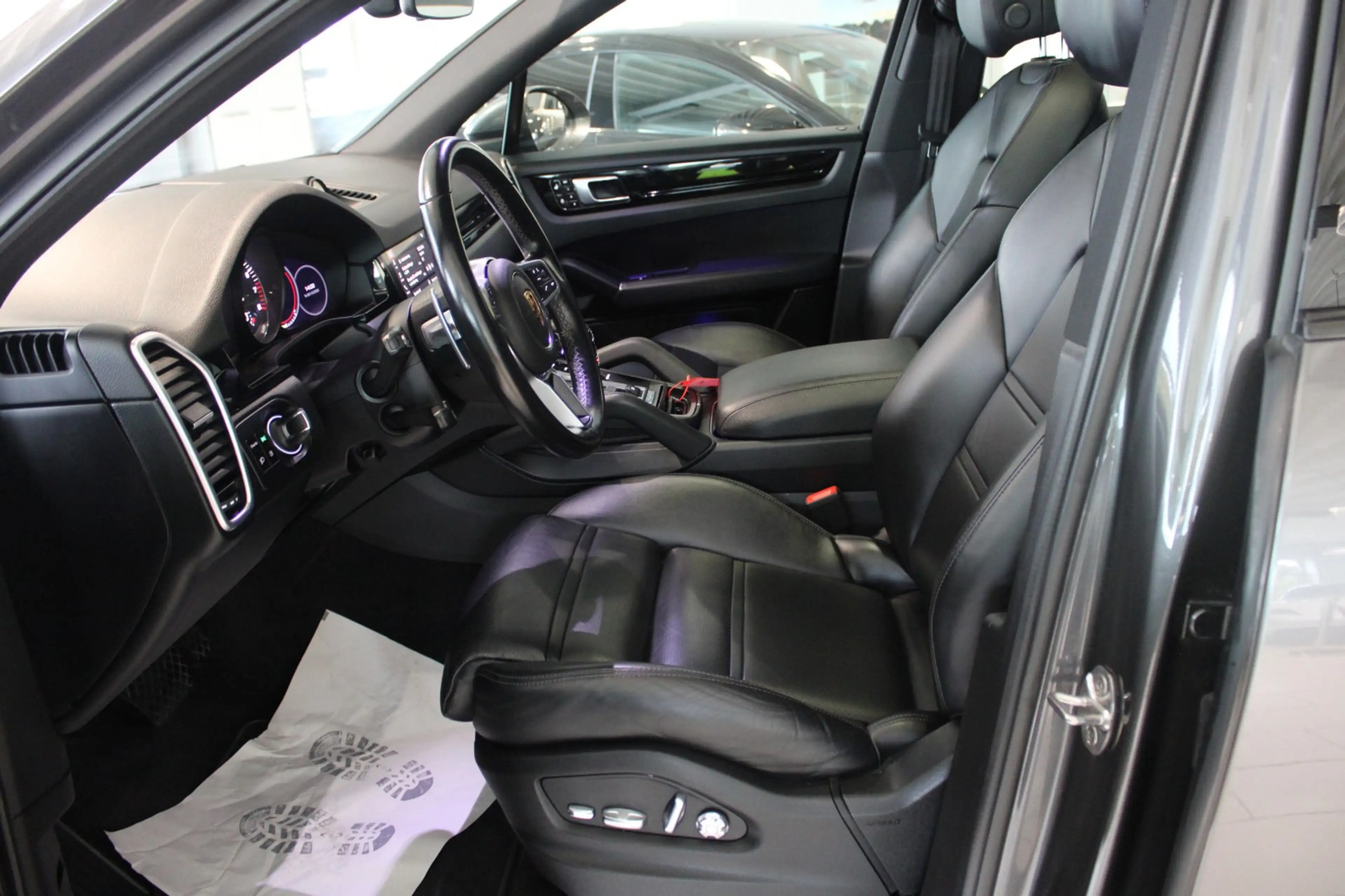 Porsche Cayenne E-Hybrid PASM*MATRIX-LED — photo 15