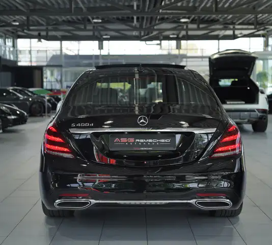 Mercedes-Benz S-Class view 9