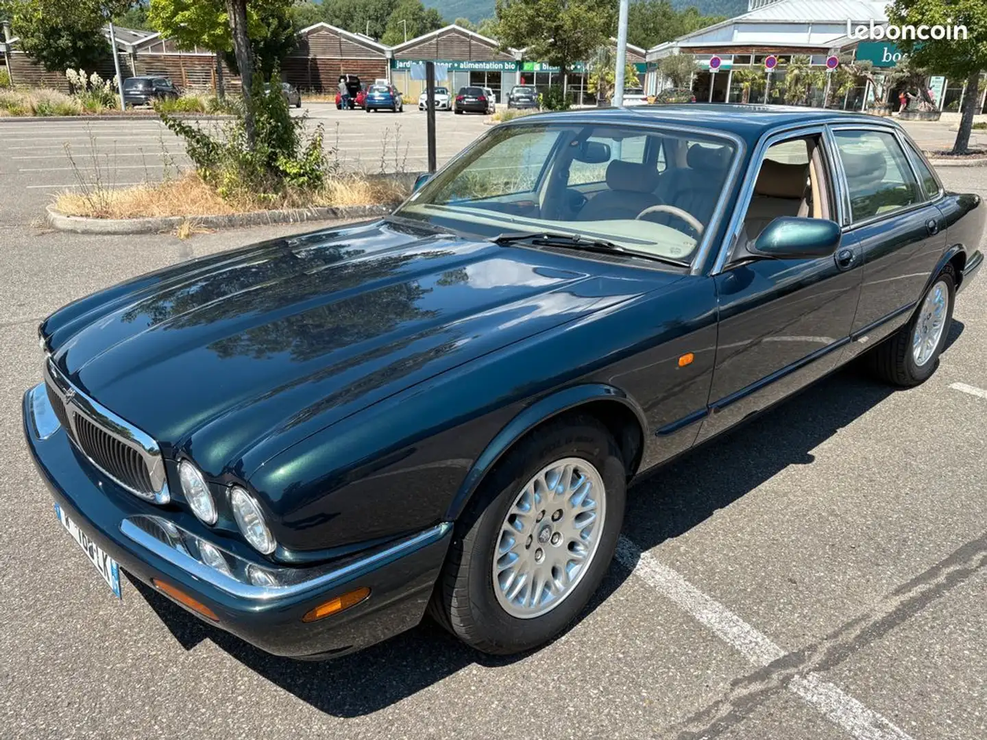 Jaguar XJ8 essence automatique Vert - 1