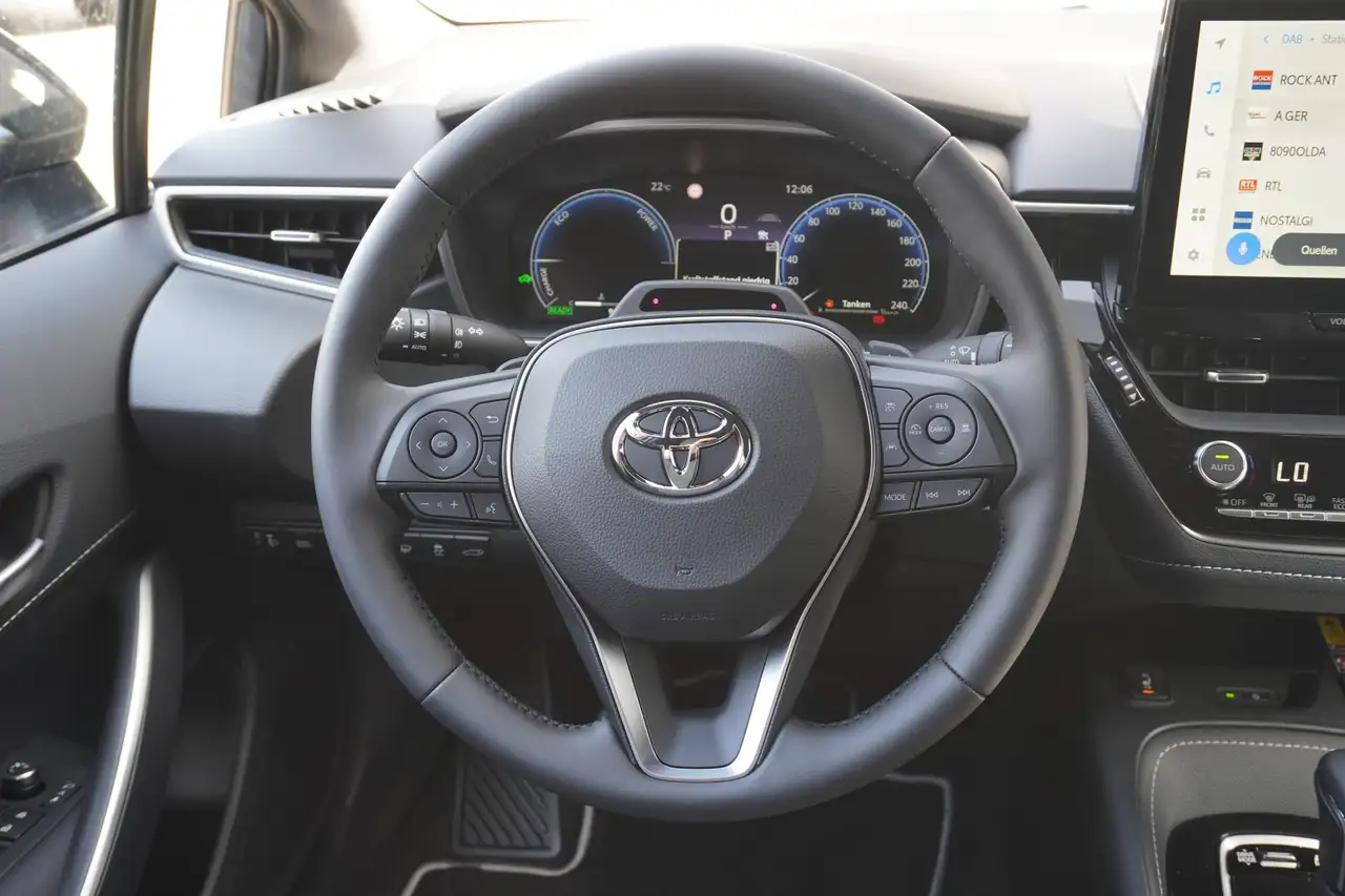 Toyota Corolla 2.0 Hybrid Teamplayer LED Standheizung, миниатюра 16