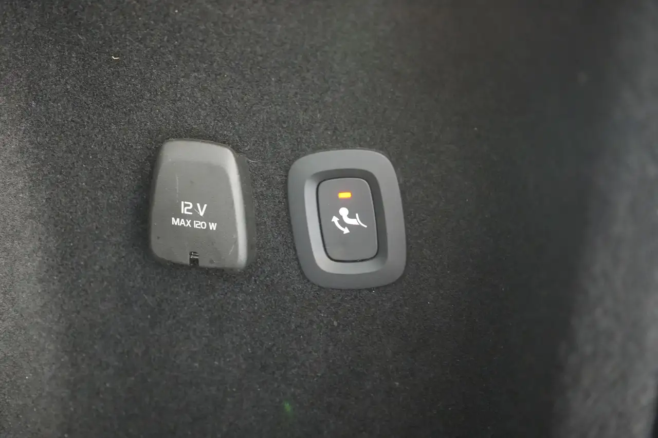 Volvo V60 2.0 D4 Inscription Geartr. Intellisafe Pro LEDER/C, миниатюра 23