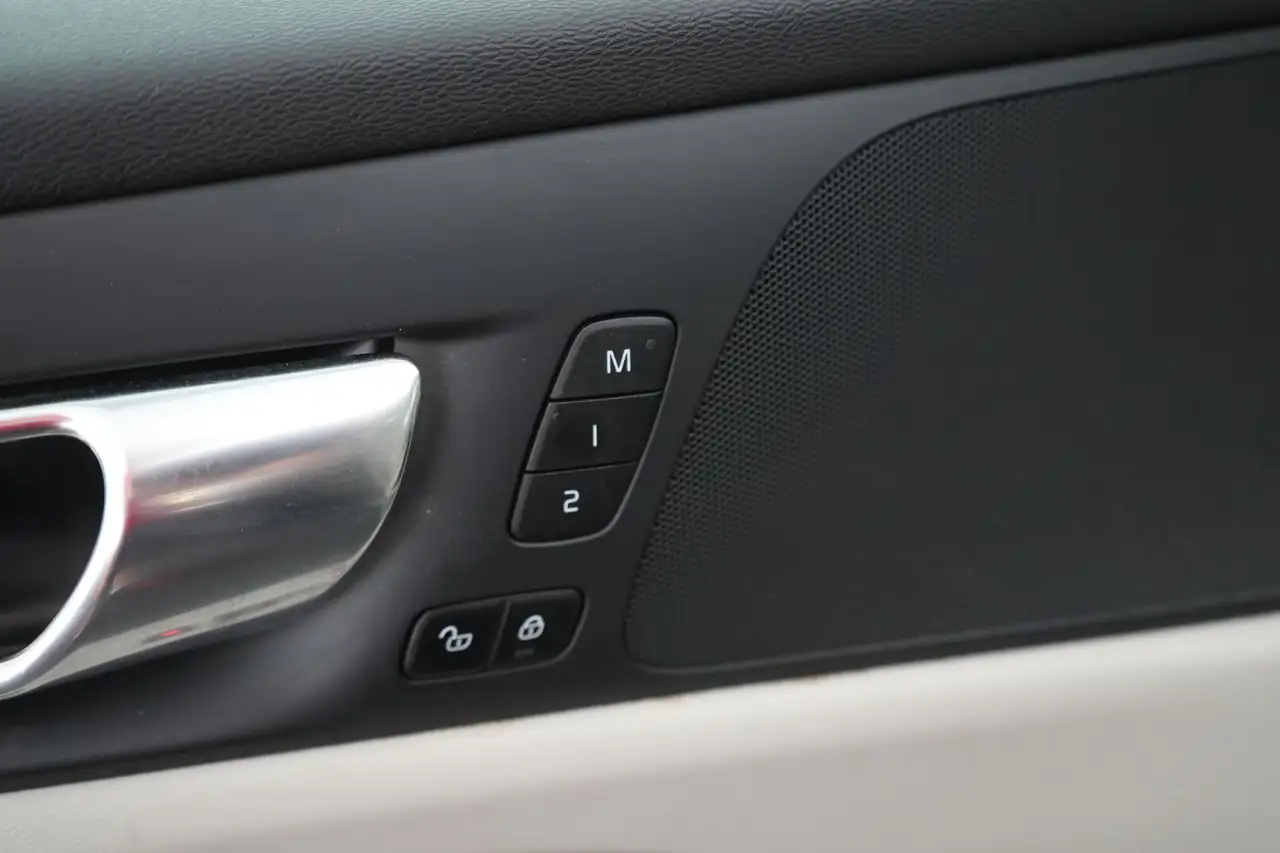 Volvo V60 2.0 D4 Inscription Geartr. Intellisafe Pro LEDER/C, миниатюра 25