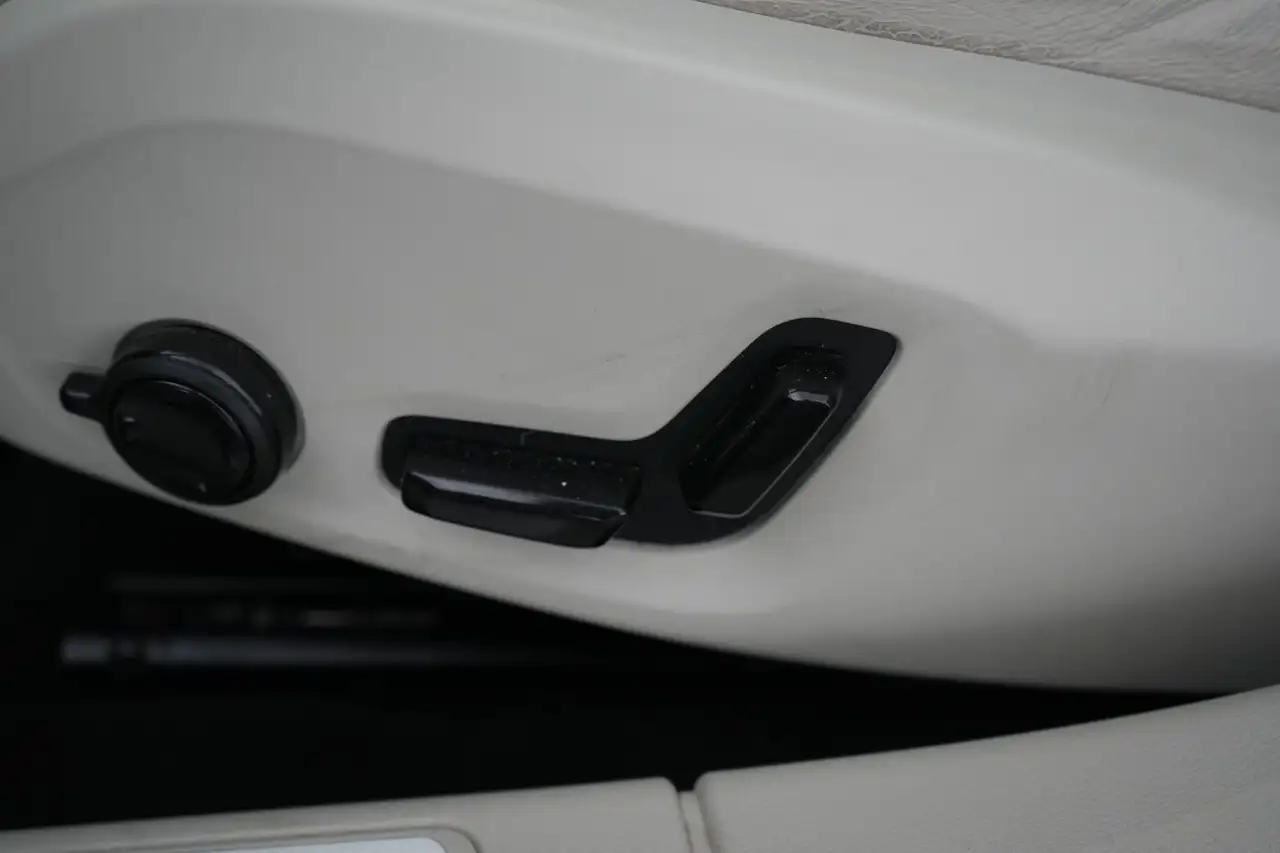Volvo V60 2.0 D4 Inscription Geartr. Intellisafe Pro LEDER/C, миниатюра 26