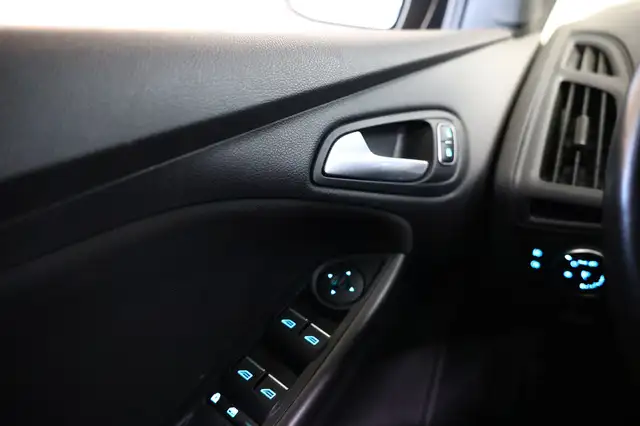 Ford Focus view 14