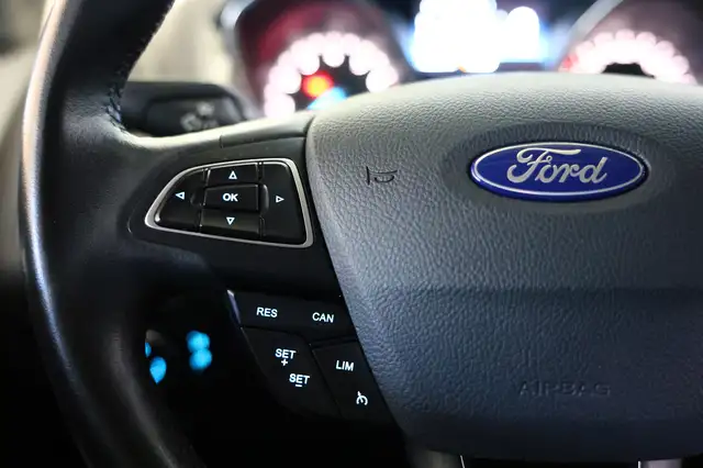Ford Focus view 15