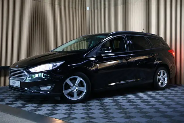 Ford Focus view 9