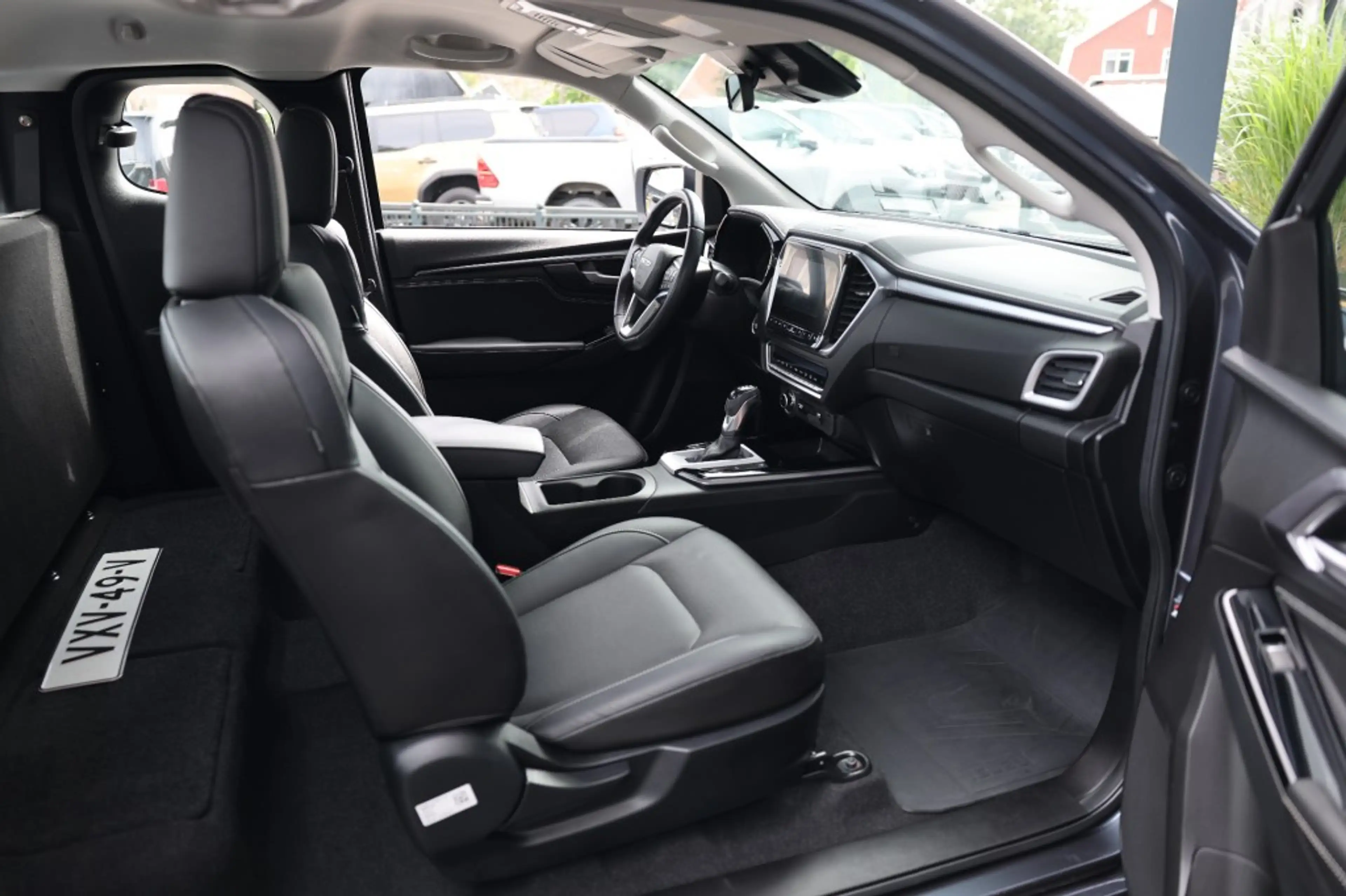 Isuzu D-Max 1.9 D LS A/T 4WD VAN — photo 22