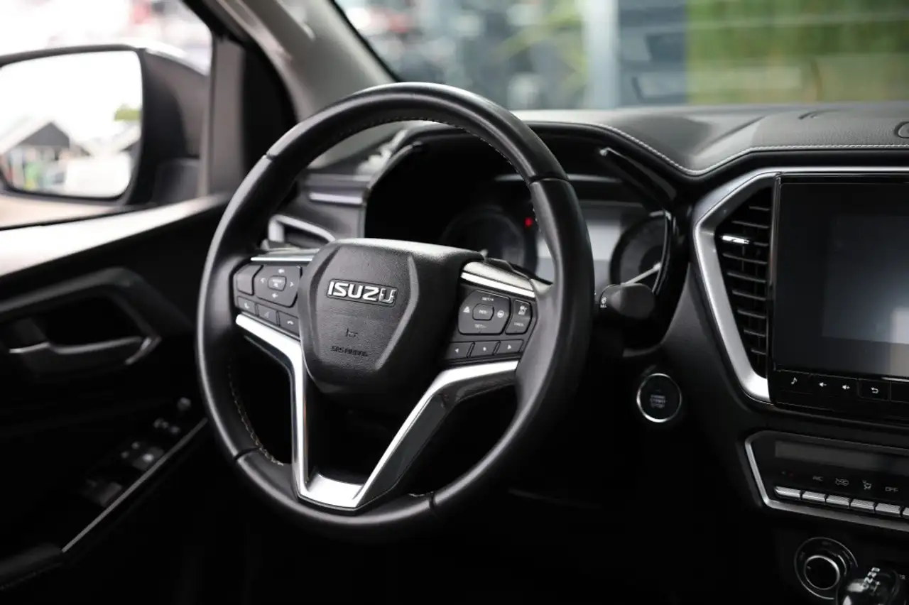 Isuzu D-Max 2023 — фото 9