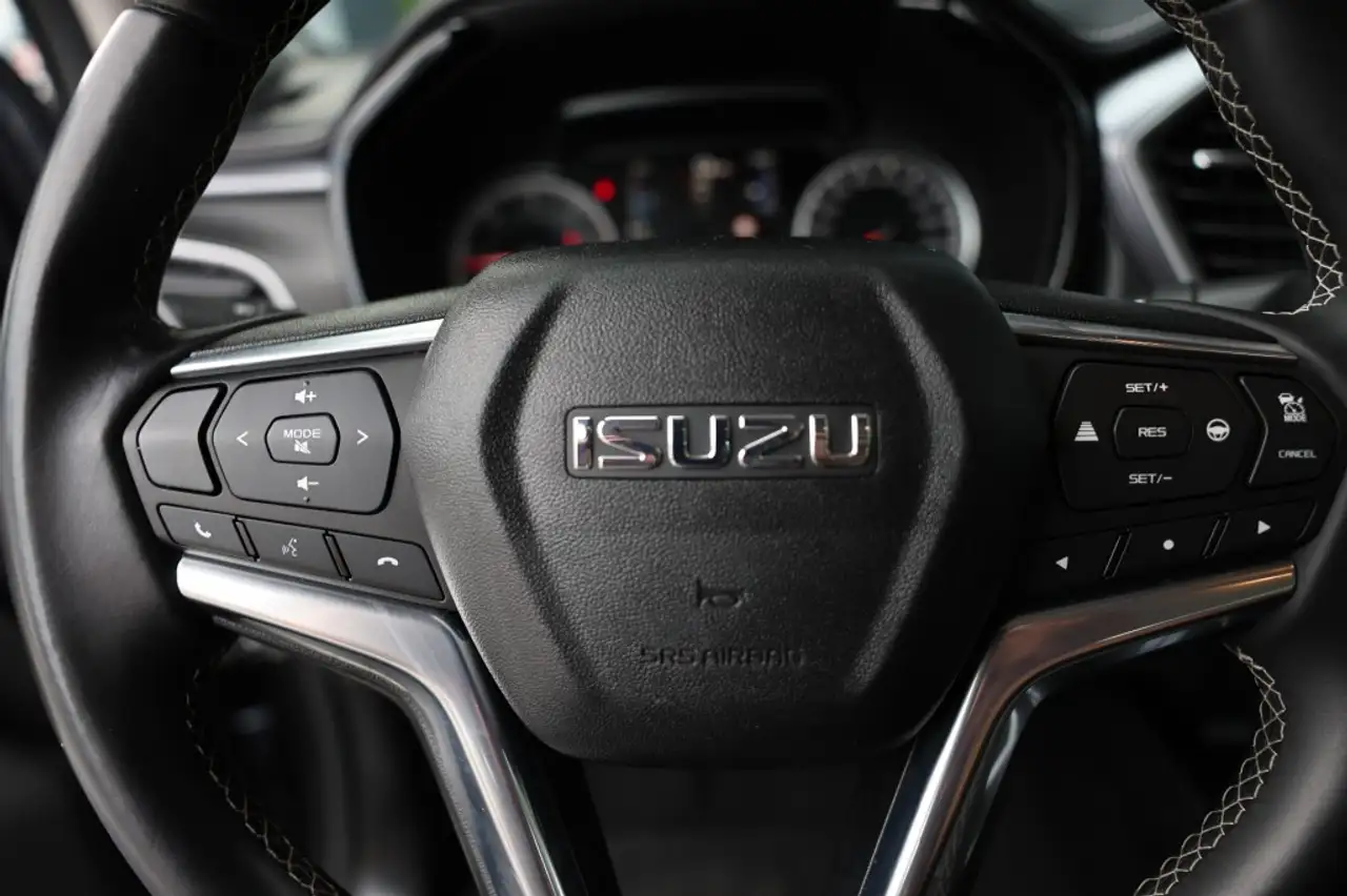 Isuzu D-Max 2023 — фото 15