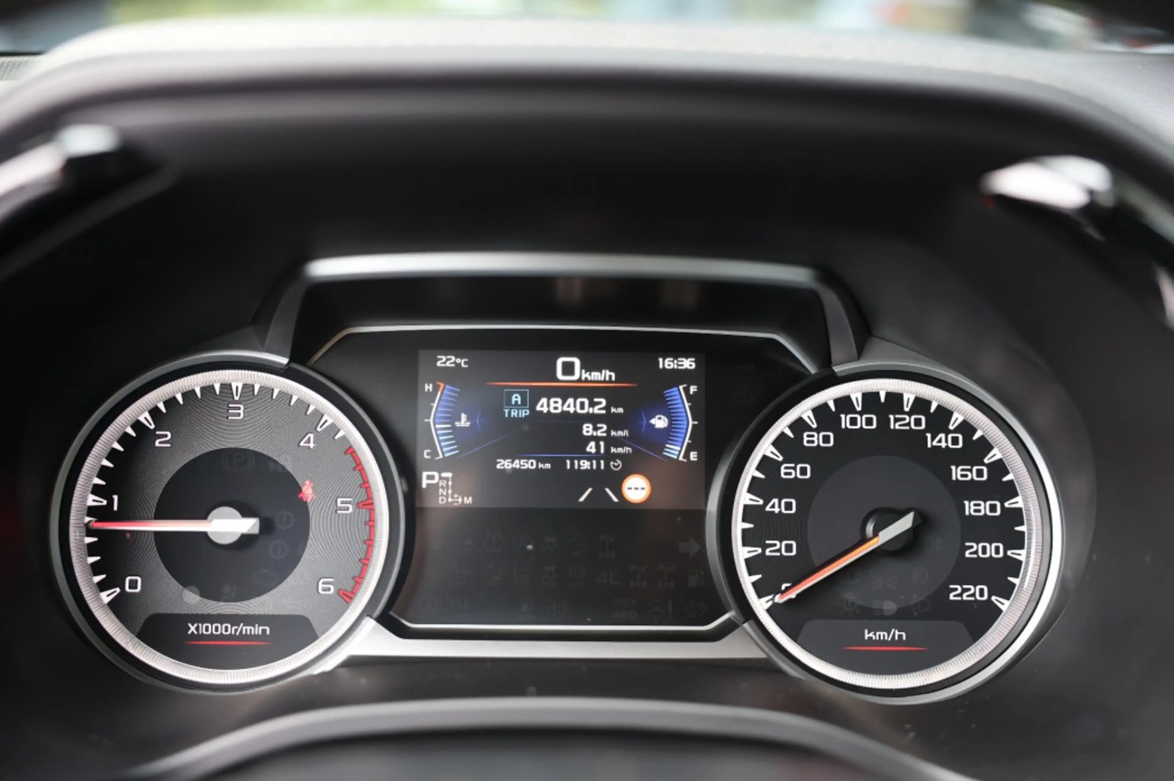 Isuzu D-Max 1.9 D LS A/T 4WD VAN — photo 11