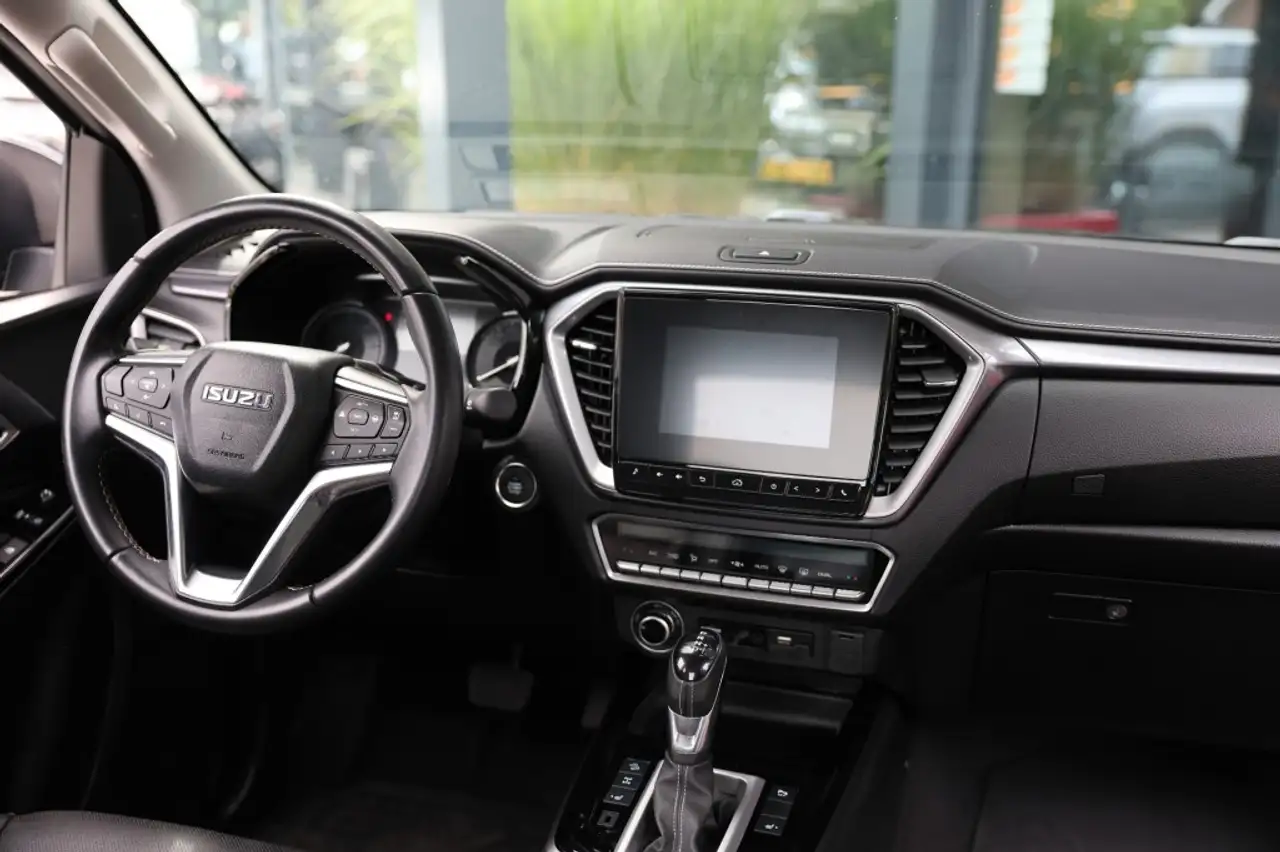 Isuzu D-Max 2023 — фото 21