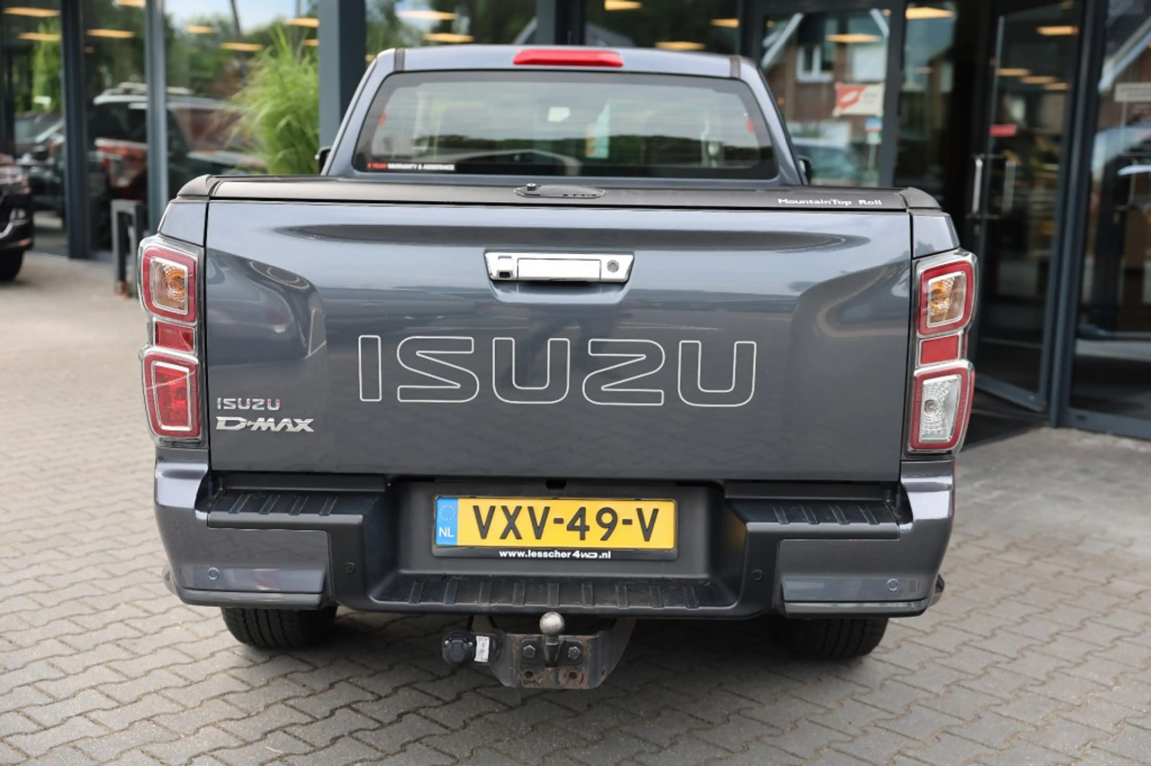 Isuzu D-Max 1.9 D LS A/T 4WD VAN — photo 5