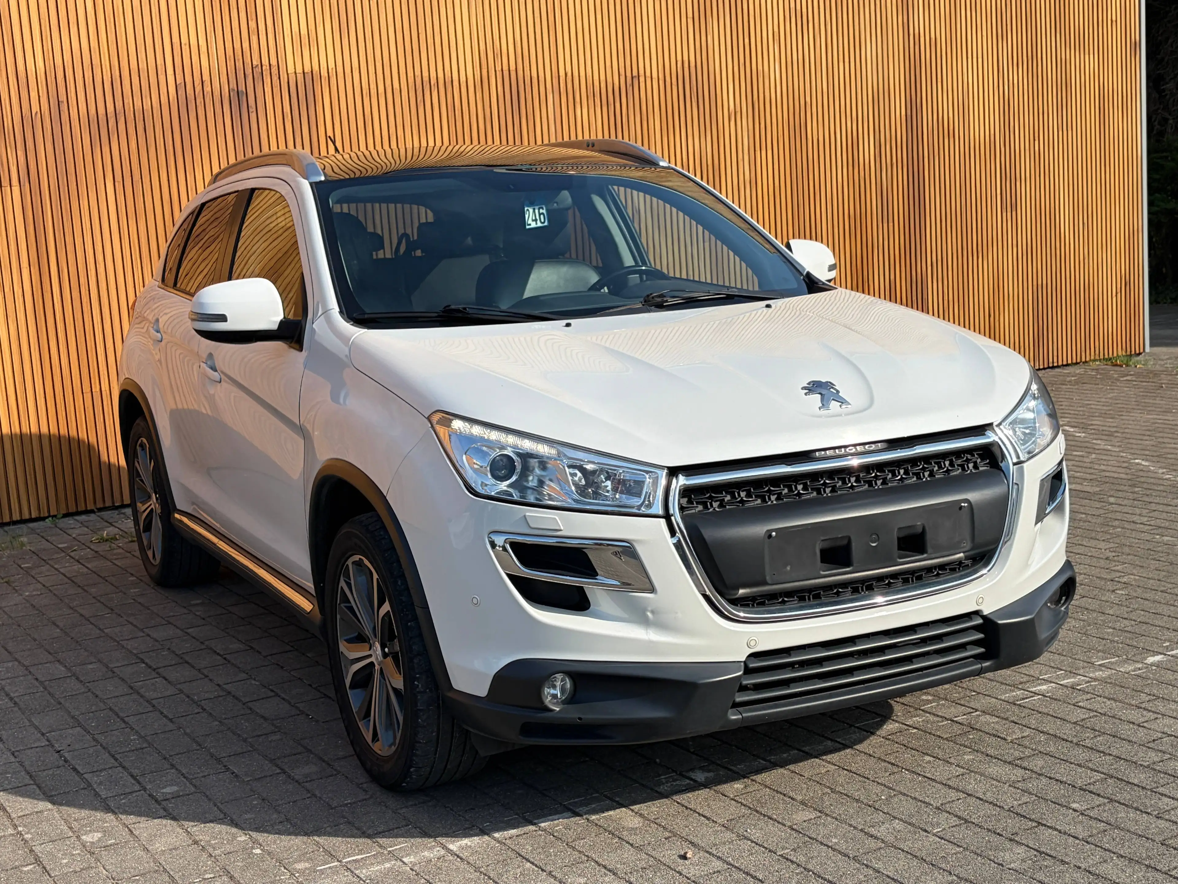 Peugeot 4008 1.6 e-HDi Allure — photo 5