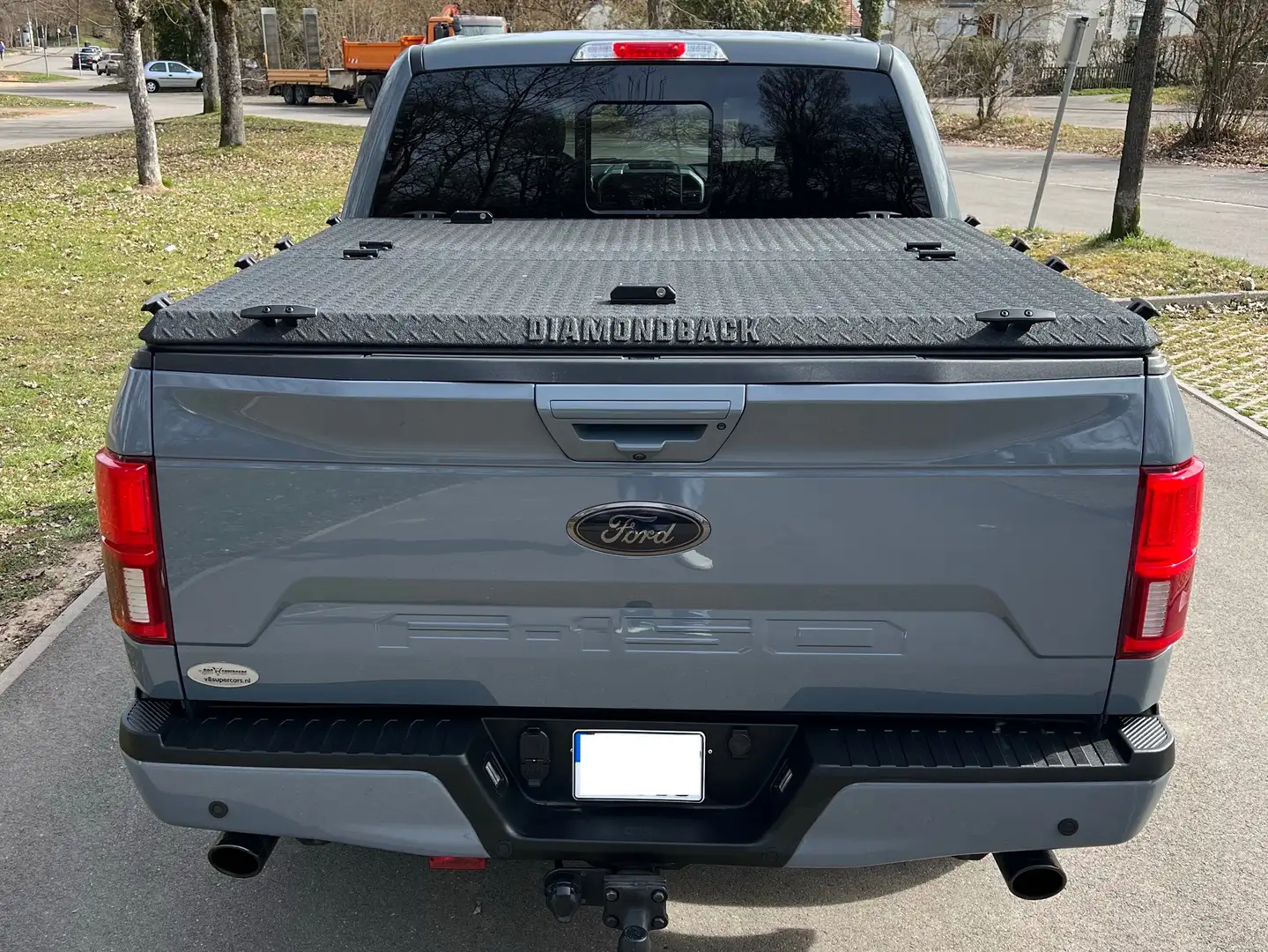 Ford F 150 Lariat V8 5.0L unfallfrei aus Kanada (km/h) Grau - 2