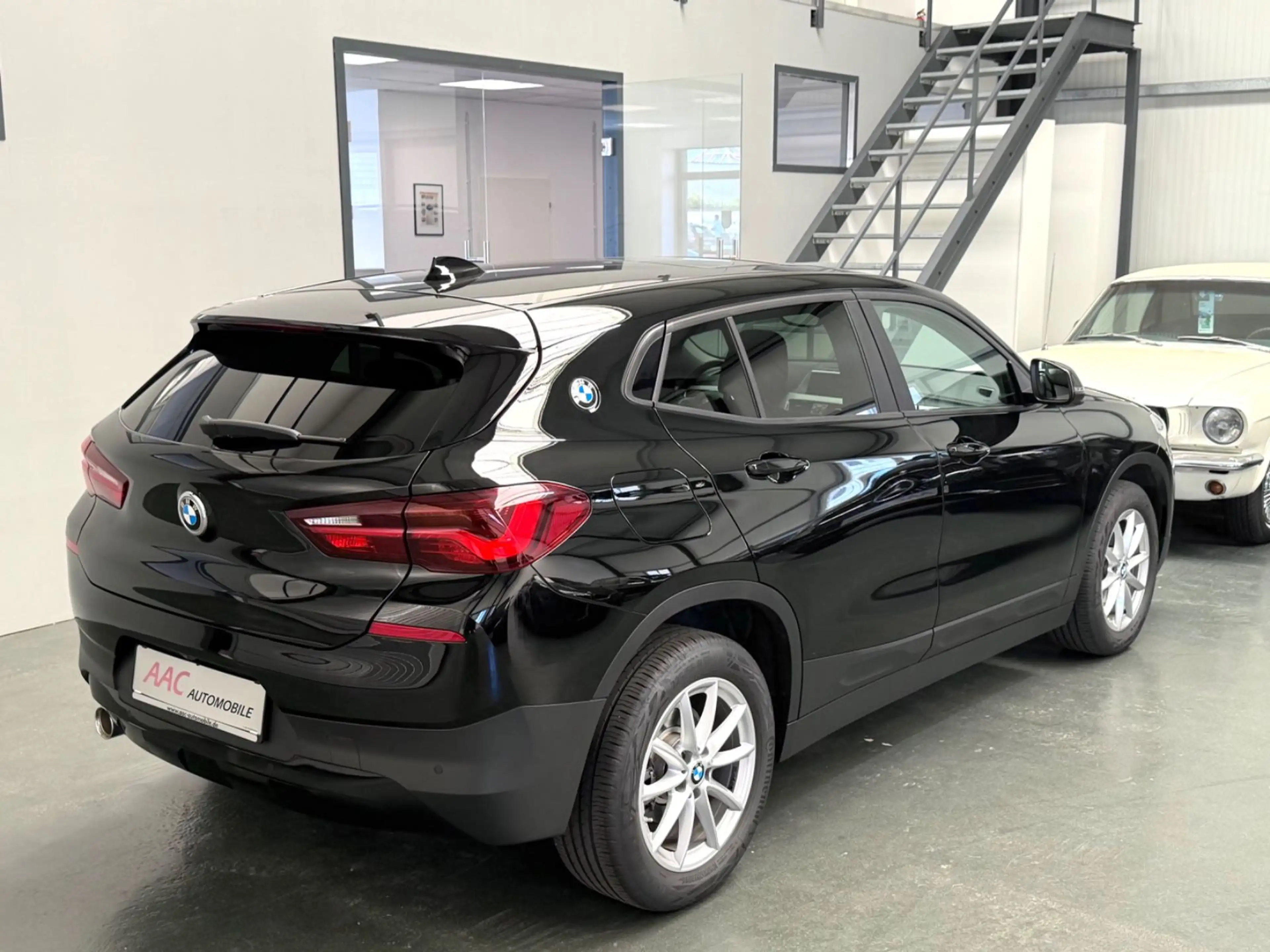 BMW X2 sDrive 18 i Advantage Plus/Pano/KeyLess/Cam — photo 3
