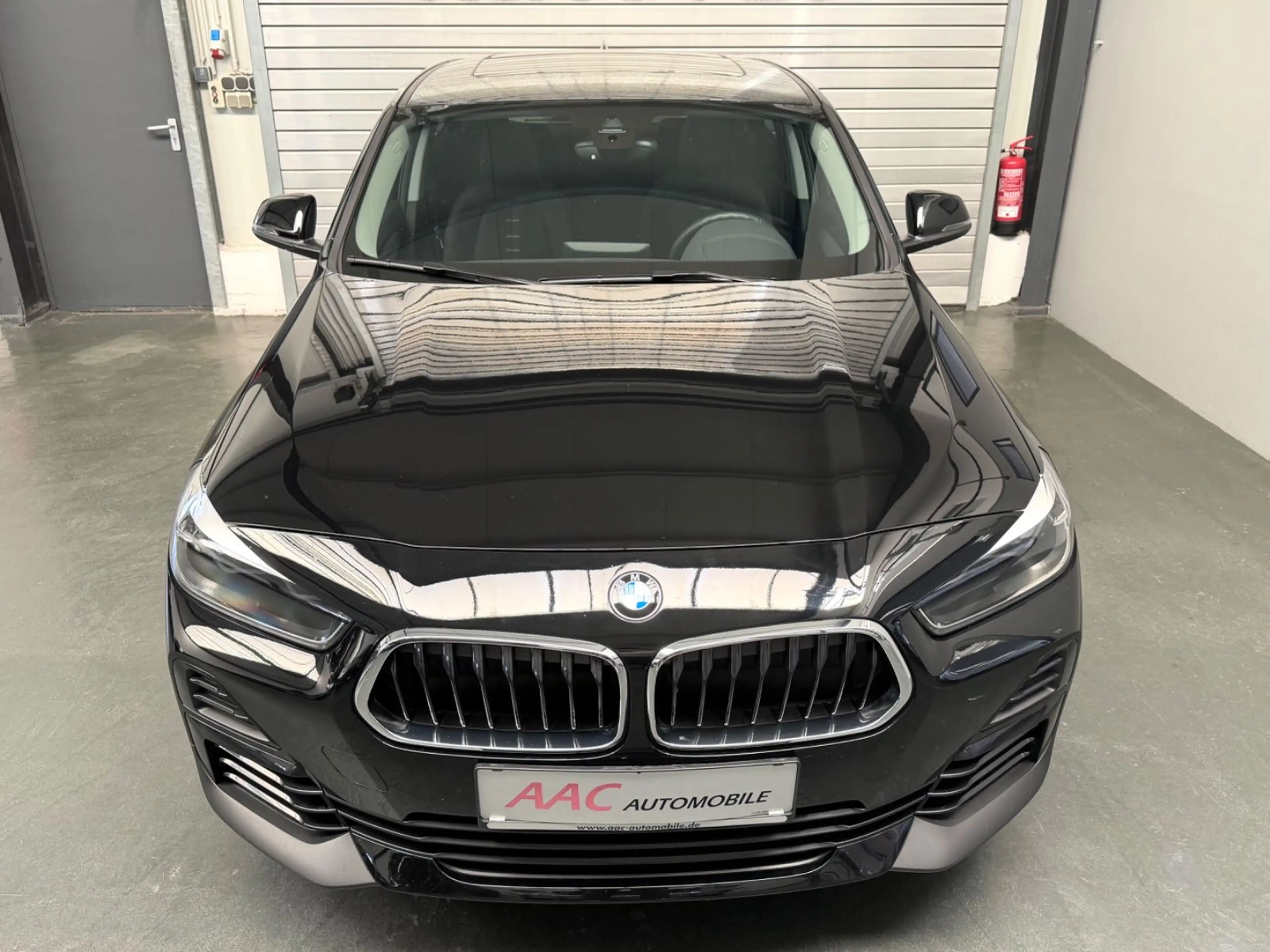 BMW X2 sDrive 18 i Advantage Plus/Pano/KeyLess/Cam — photo 11