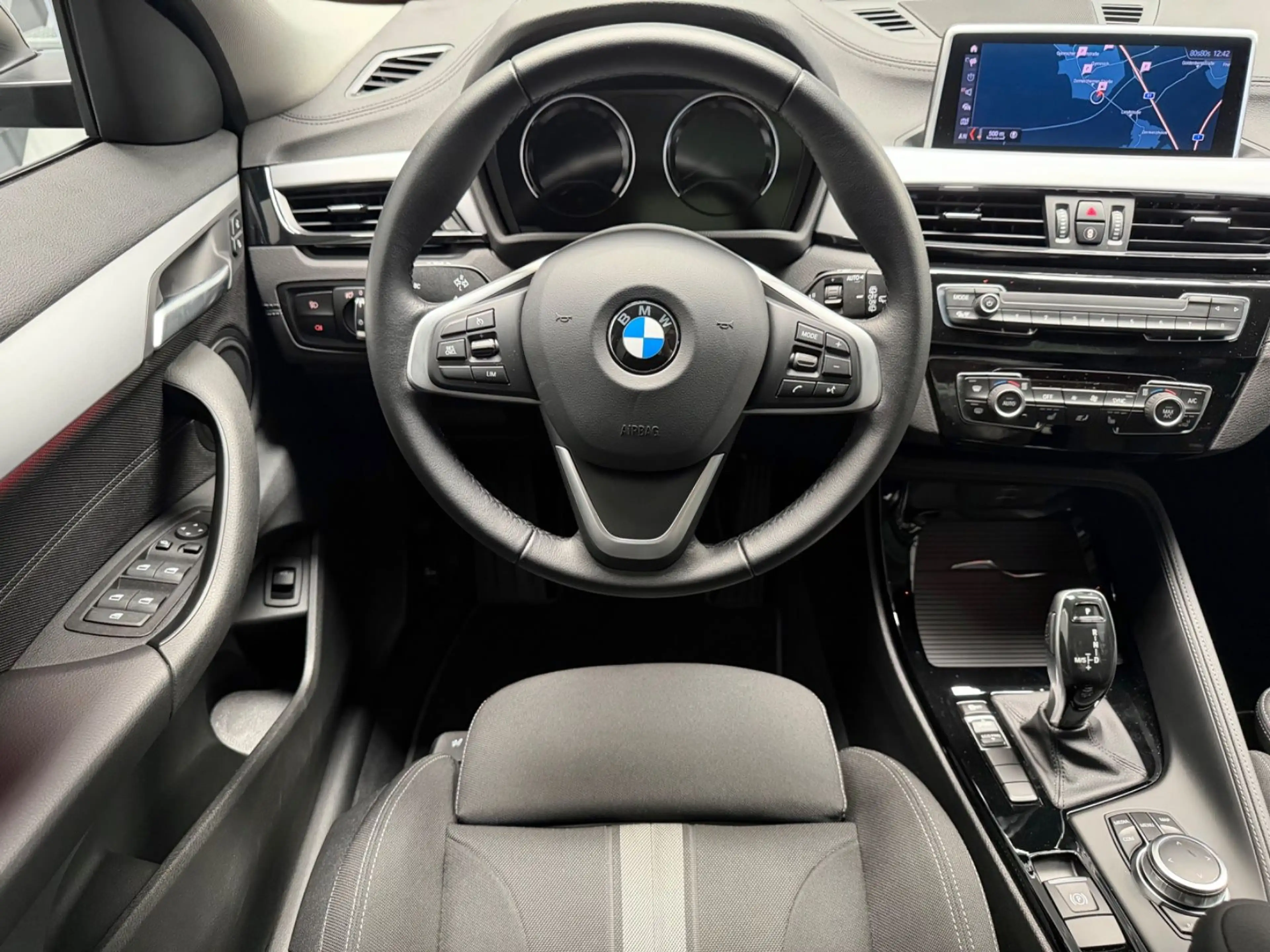 BMW X2 sDrive 18 i Advantage Plus/Pano/KeyLess/Cam — photo 7
