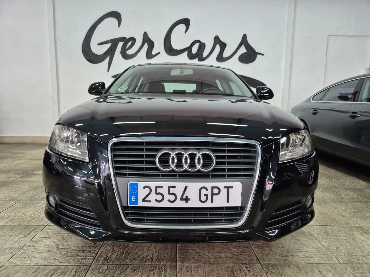 Audi A3 Sportback 1.6TDI Attraction Negro - 1