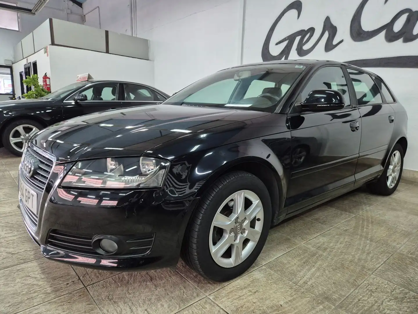 Audi A3 Sportback 1.6TDI Attraction Negro - 2