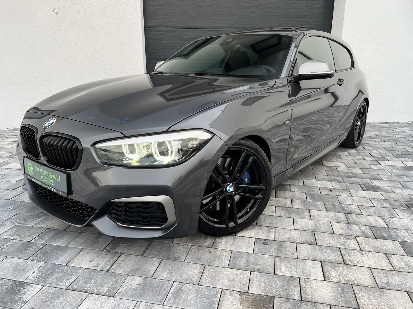 BMW 140 Special Edition GSD HiFi RFKKEYLESS FA Grau - 2