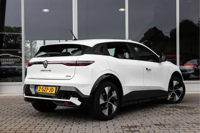 Renault Megane E-Tech view 2