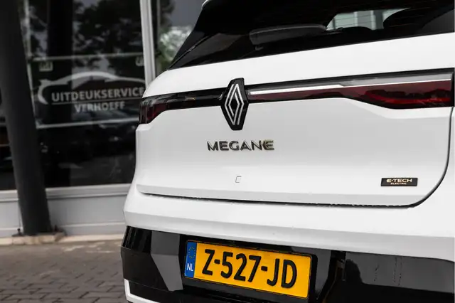 Renault Megane E-Tech view 7