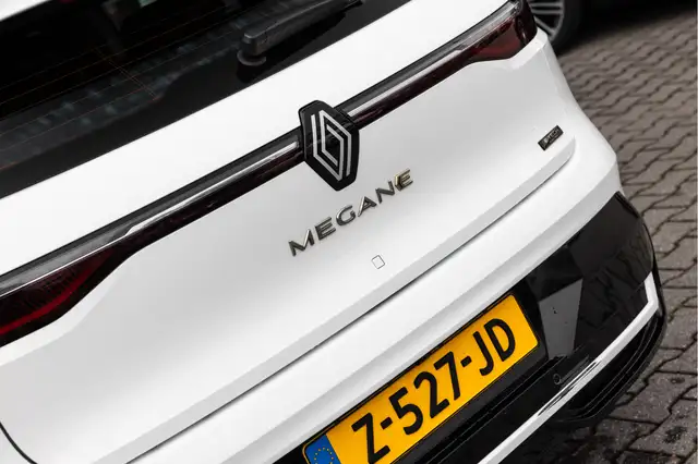 Renault Megane E-Tech view 8
