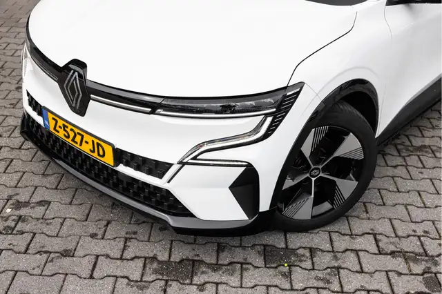 Renault Megane E-Tech view 12