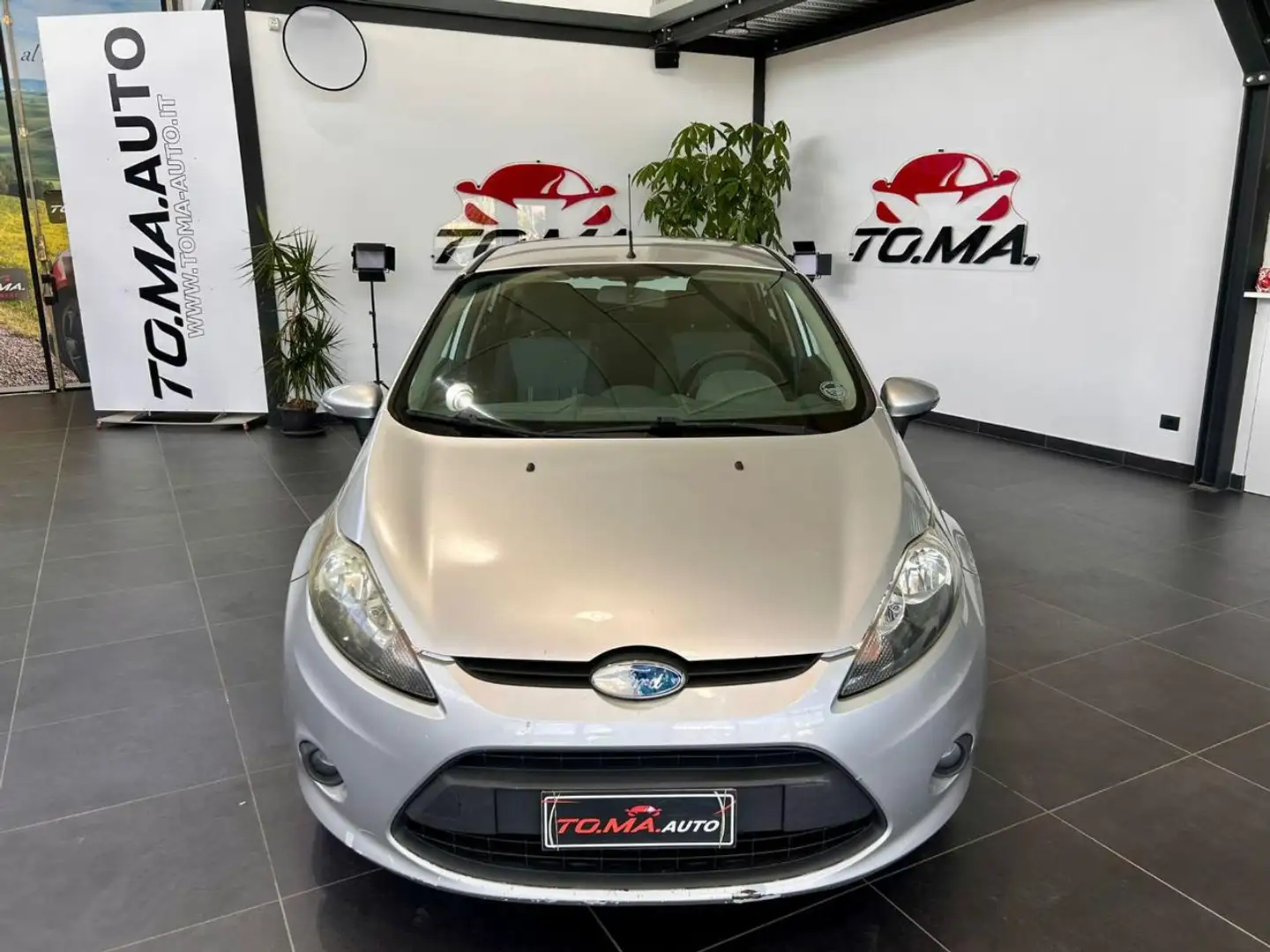 Ford Fiesta + 1.2 82CV 5 porte Grigio - 2