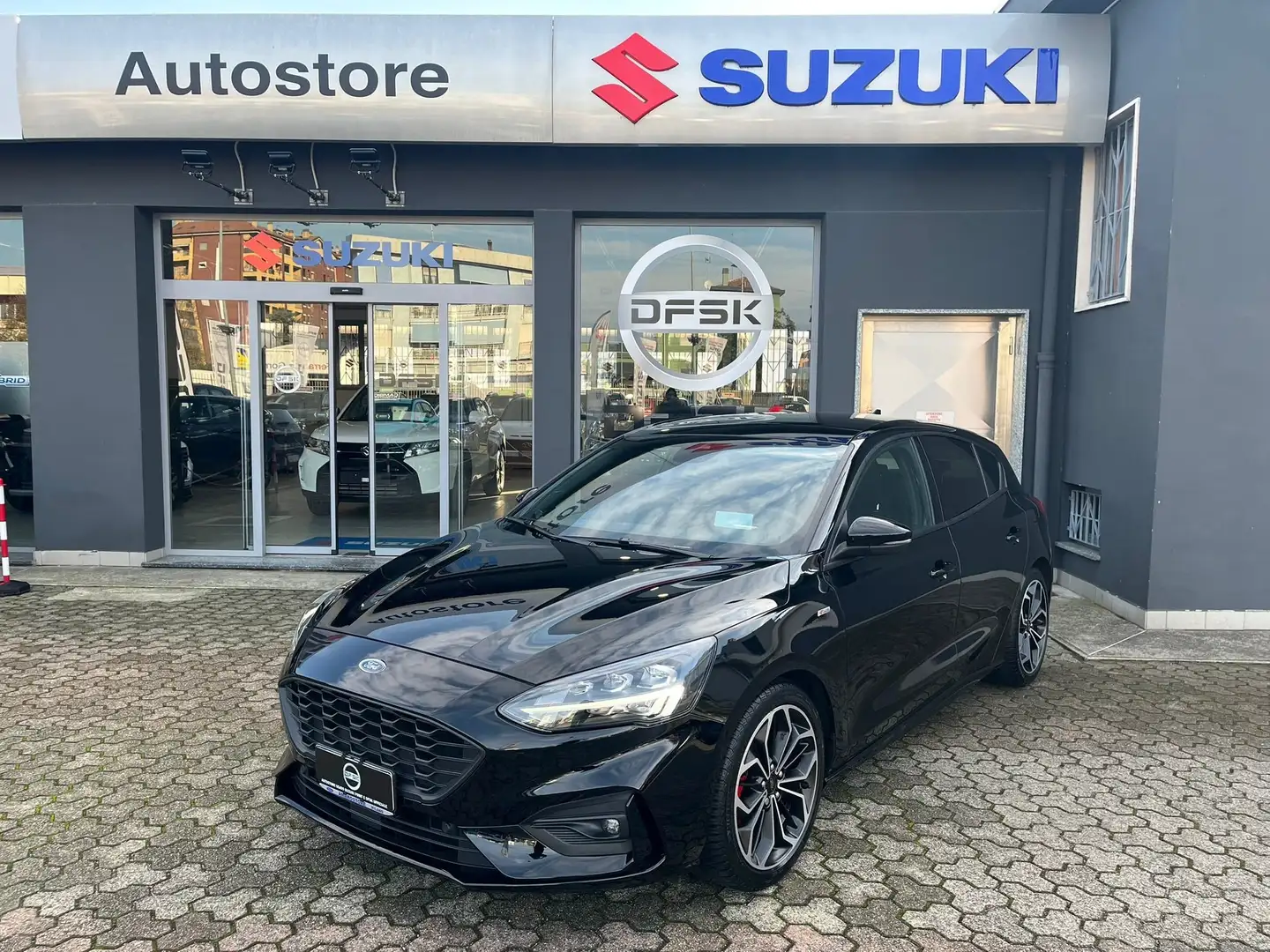 Ford Focus Focus 1.5 DIESEL 120CV ST-LINE!!!!! Schwarz - 1