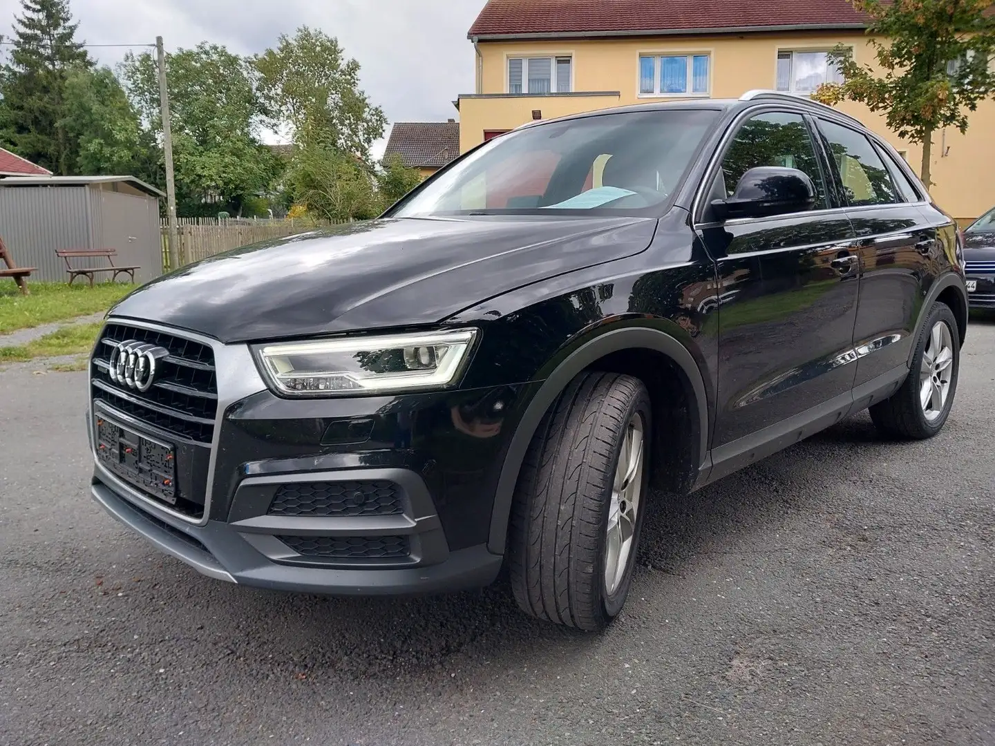 Audi Q3 quattro Exclusive Line Preisreduziert ! Schwarz - 2
