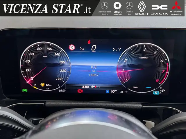 Mercedes-Benz GLA view 8