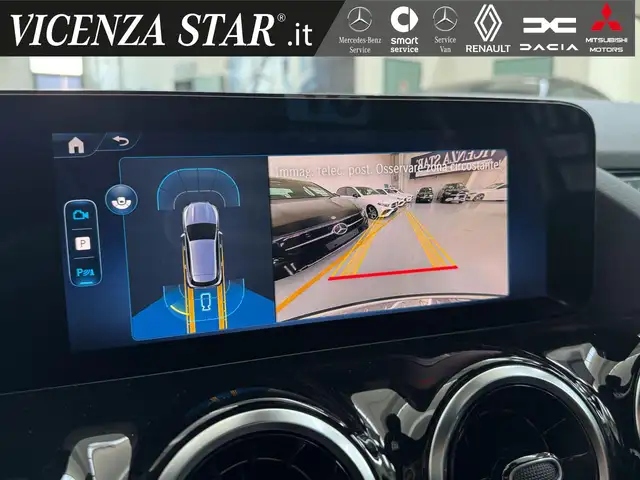 Mercedes-Benz GLA view 12