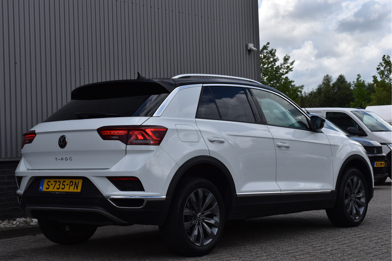 Volkswagen T-Roc 1.5 TSI Sport Virtual cockpit, Adaptive cruise, Ca — photo 12