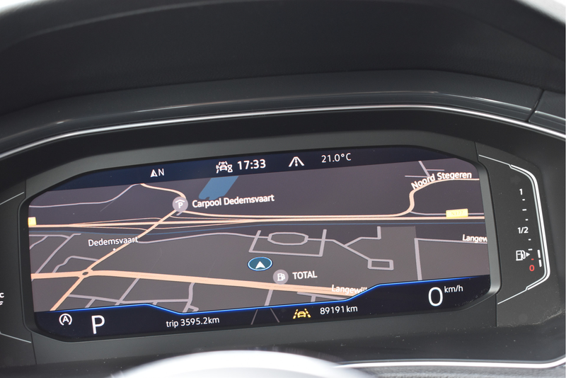 Volkswagen T-Roc 1.5 TSI Sport Virtual cockpit, Adaptive cruise, Ca — photo 9